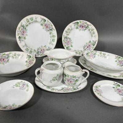 Lot 41 | Vintage Diamond China Pieces
