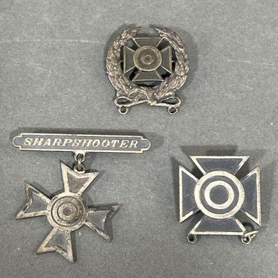 Lot 110 | WW2 ‘30-‘60s Sharp Shooting Military Badges
