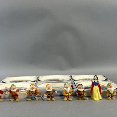 Lot 422 | Vtg. Wedgwood Child Story Plates & More
