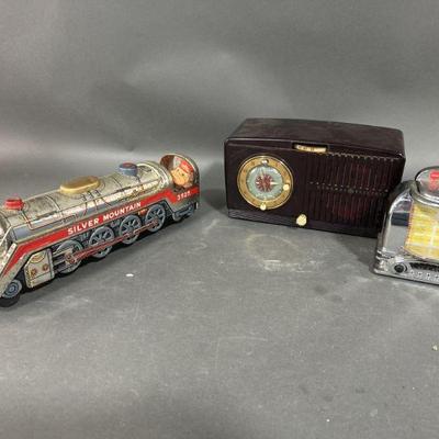 Lot 72 | Vintage GE Radio, Juke Box & Silver Mountain Train
