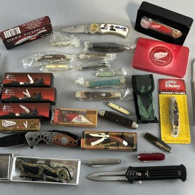 Lot 172 | Various Pocket Knives
