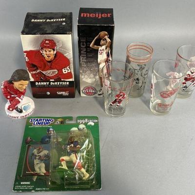 Lot 60 | Vtg Sports Figurine, Bobblehead, Glasses, & More
