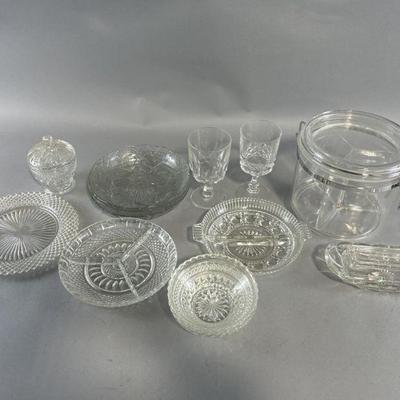 Lot 299 | Various Vintage Glassware
