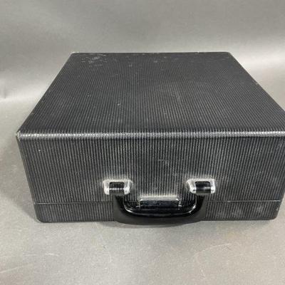 Lot 365 | Vintage Smith and Corona Typewriter
