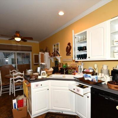 Sale Photo Thumbnail #400: 398 kitchen