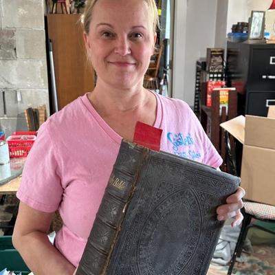 Estate sale photo
