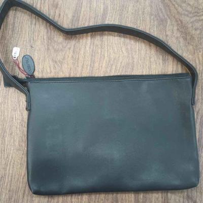 CIP042 - Shisedo Purse, black, with lightly embossed floral design 