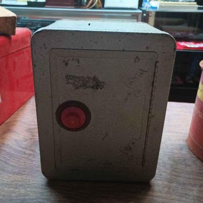 CIP084 - Vintage Safe Coin Piggy Bank Unknown Combination 