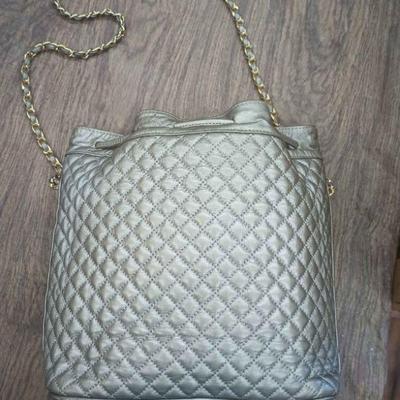 CIP037 Ganson grey purse with gold chain strap 