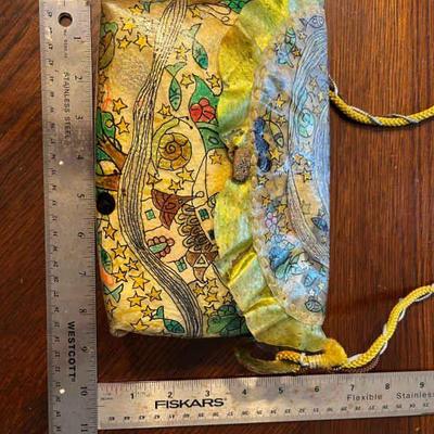 CIP026 - Unique Vintage Plastic Purse