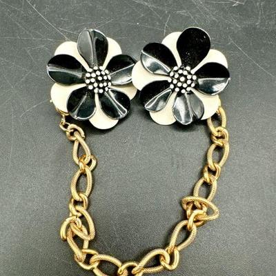 Signed Trifari Collar Clip Vintage
