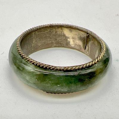 14 Karat Gold Ring with Green Stone
