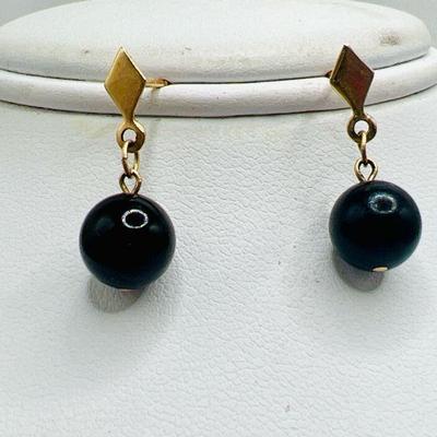 14 Karat Gold Onyx Earrings
