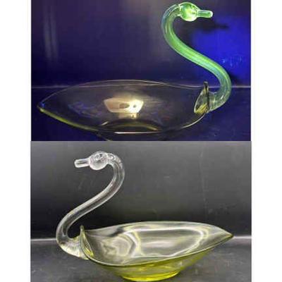 MCM Duncan & Miller Swan Art Glass Bowl
