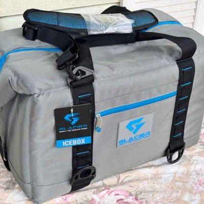35 Quart Glacier Icebox Cooler
