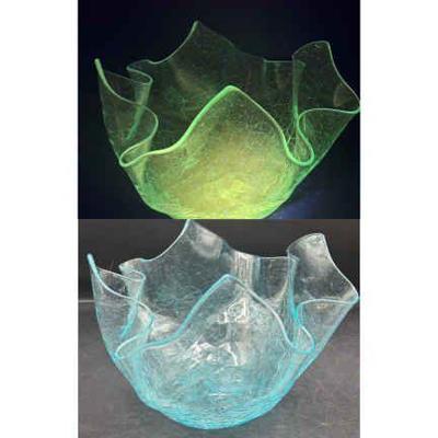 Crackle Art Glass Bowl
