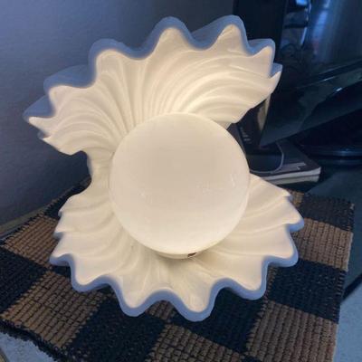 Clam Shell Lamp