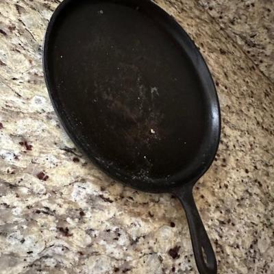 USA cast iron griddle pan