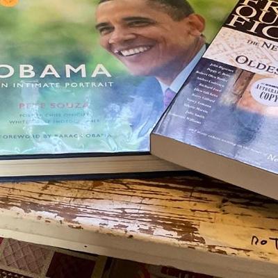 Sale Photo Thumbnail #72: Obama book