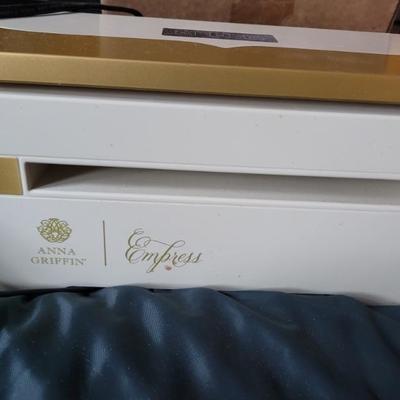 Anna Griffin Empress Electric Die Cutting and Embossing Machine for Card Making
