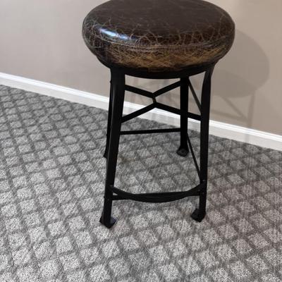 Side leather stool
