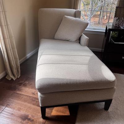 Elegant Chaise Lounge