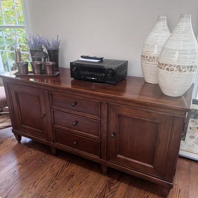 Entertainment/media console