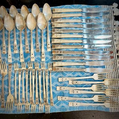 Oneida "Coronation" - 80+ pieces