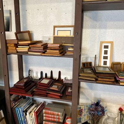 Frames & bookshelves