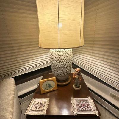 Table lamp