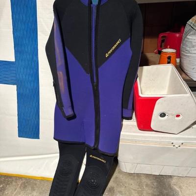 Wet suit