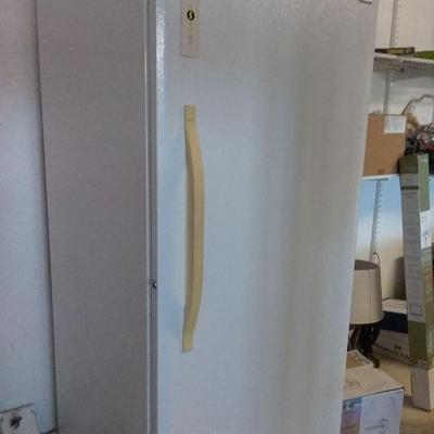 Upright freezer