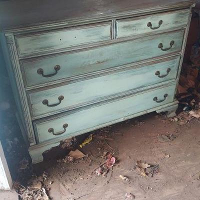 Dresser
