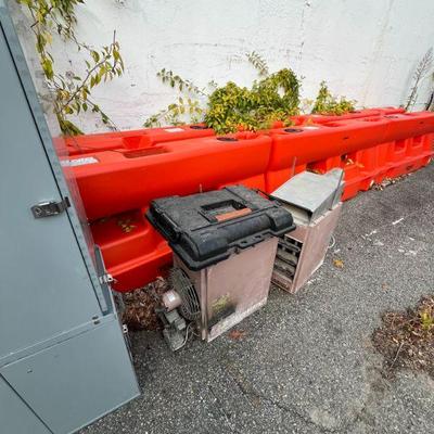 plastic jersey barrier (several)