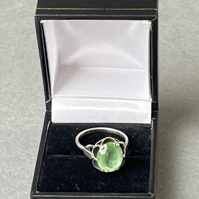 Lot 134 | Sterling Silver & Uranium Glass Sarah Cov Ring

