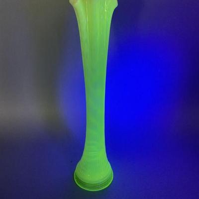 Lot 195 | 15" Uranium Vase
