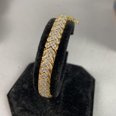 Lot 313 | 2 ct Diamond Chevron Sterling Bracelet
