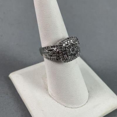 Lot 309 | 1 ct Diamond Designer Sterling Ring
