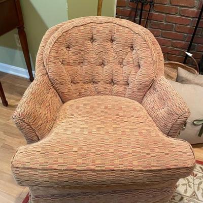 Swivel/rocker club chair