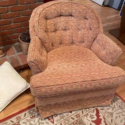 Swivel/rocker club chair 
