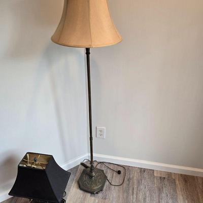 Pole lamp