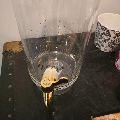 Glass despenser