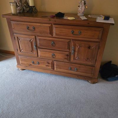 Queen bedroom set