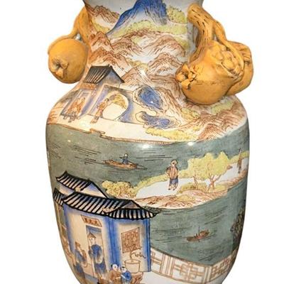A Chinese Hand Painted Pomegranate Vase