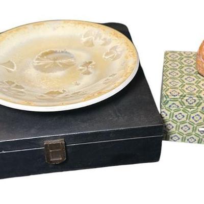 A Chinese Crystalline Bowl with a Natural Stone Ink Stamp