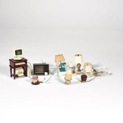 Electric Dollhouse Accessories | Wired electrified dollhouse lighting and other miniature dollhouse accessories, primarily table lamps,...
