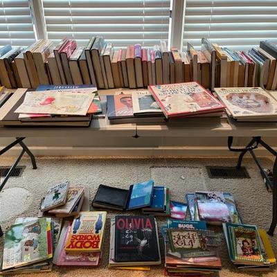 lots of books, lots of Jewish history, art and architecture books