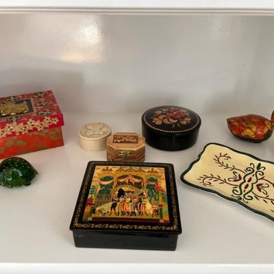 Souvenirs and decorative items from the Middle East, Turkey and Russia