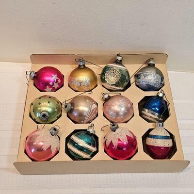 https://www.auctionninja.com/stress-free-estate-services-llc/sales/details/astounding-estate-auction-vintage-xmas-collectibles-jewelry-an...