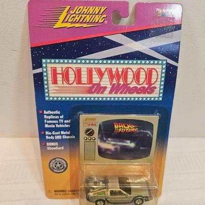 https://www.auctionninja.com/stress-free-estate-services-llc/sales/details/astounding-estate-auction-vintage-xmas-collectibles-jewelry-an...